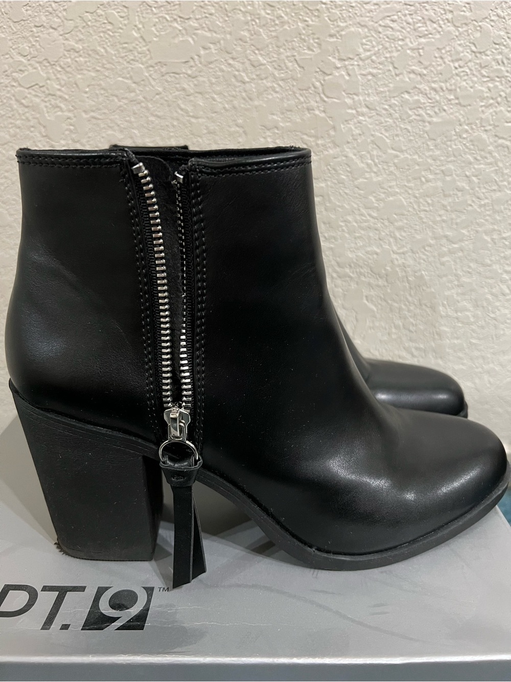 H&M Black Leather Ankle Booties with Side Zipper Tassel